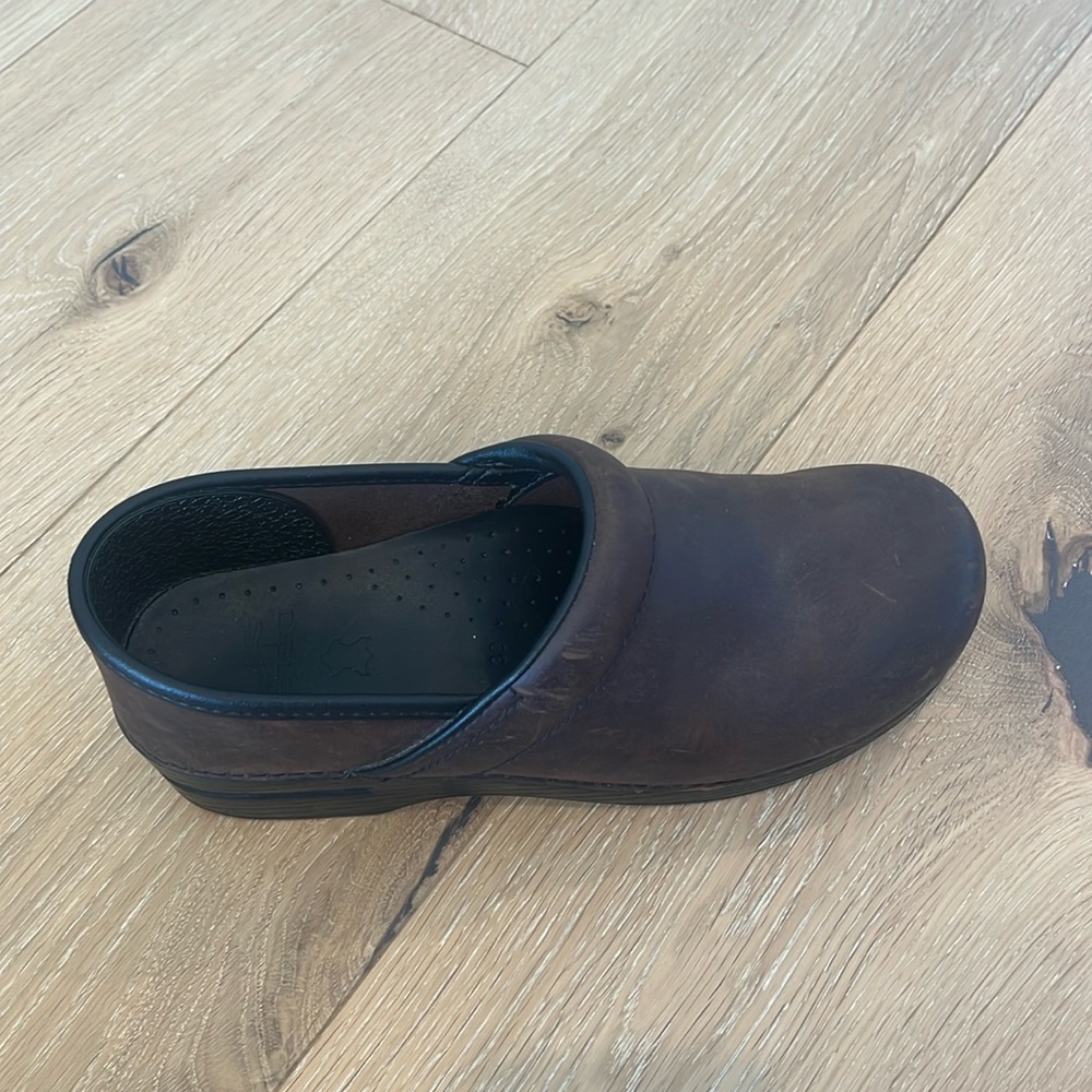 Women’s Dansco Clog shoe Size 39